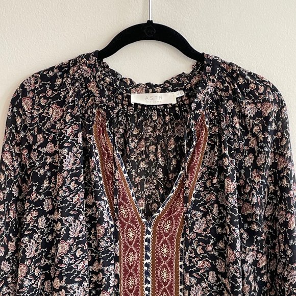 ASTR - Clara Tie Neck Peasant Blouse - Size Small - Picture 3 of 6